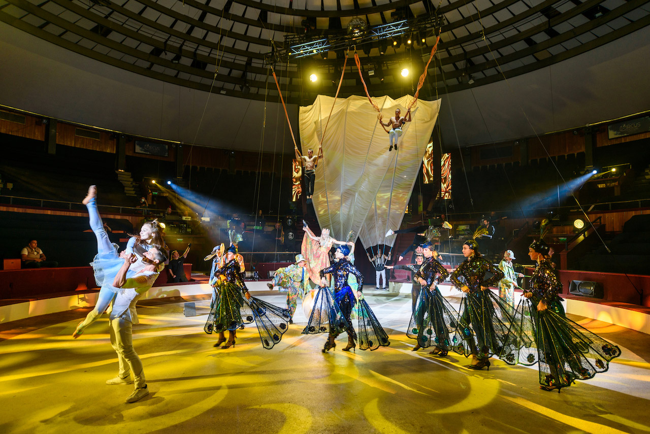 Füst, fény, csillagpor