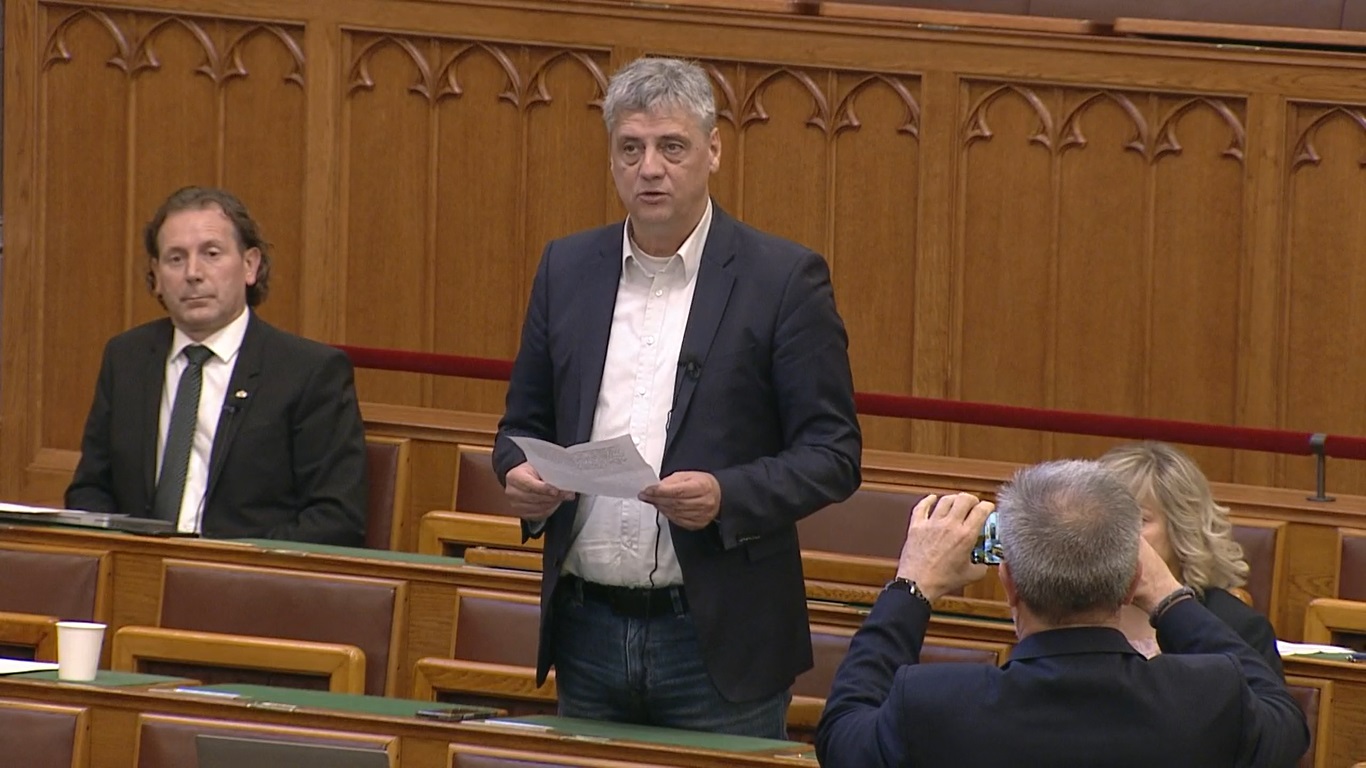 Gréczy Zsolt nem érti, mi értelme a nemzeti konzultációnak