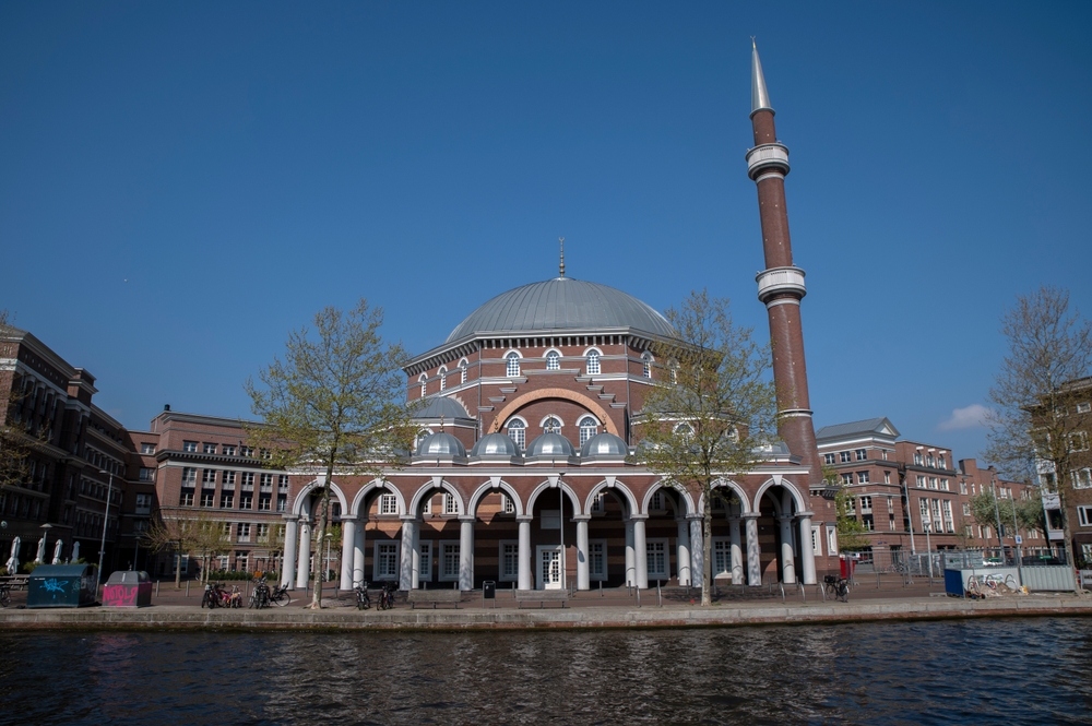 Hollandia legnagyobb mecsete sem támogatja az LMBT közösséget