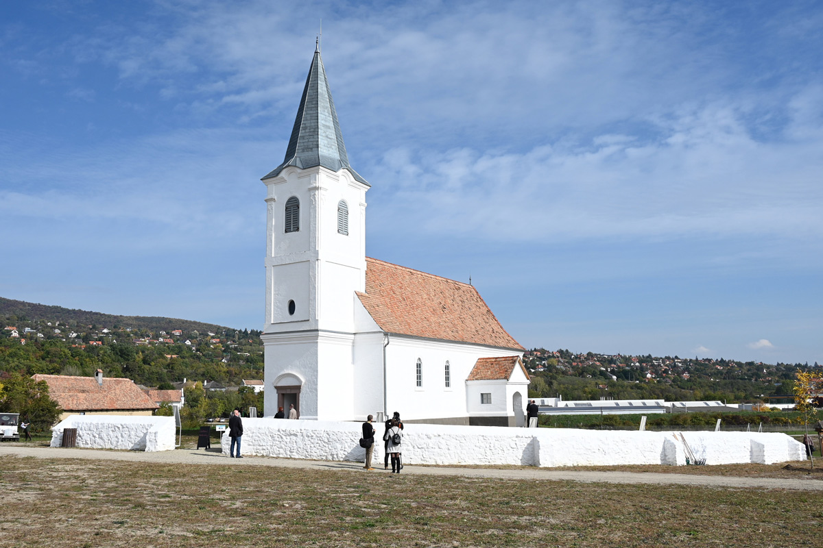 Felszentelési ünnepség a szentendrei skanzenben