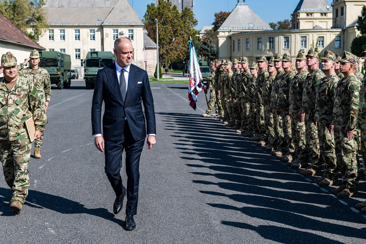 Szalay-Bobrovniczky Kristóf: Most jó lenni katonának
