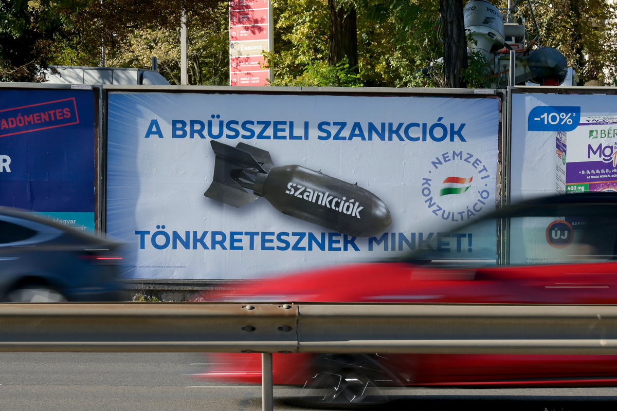 A DK fővárosi polgármesterei feljelentést tesznek a szankciós plakátok miatt