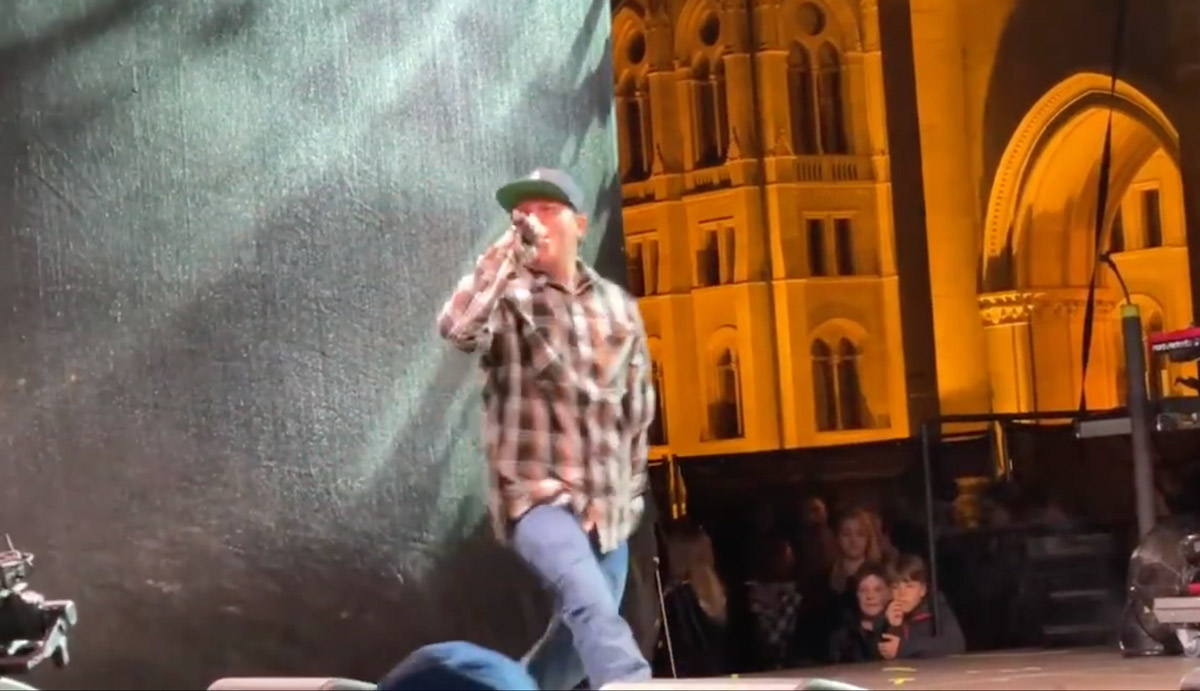 Pedofilokra bíznák Orbán Viktor unokáit a tanártüntetésen hergelők