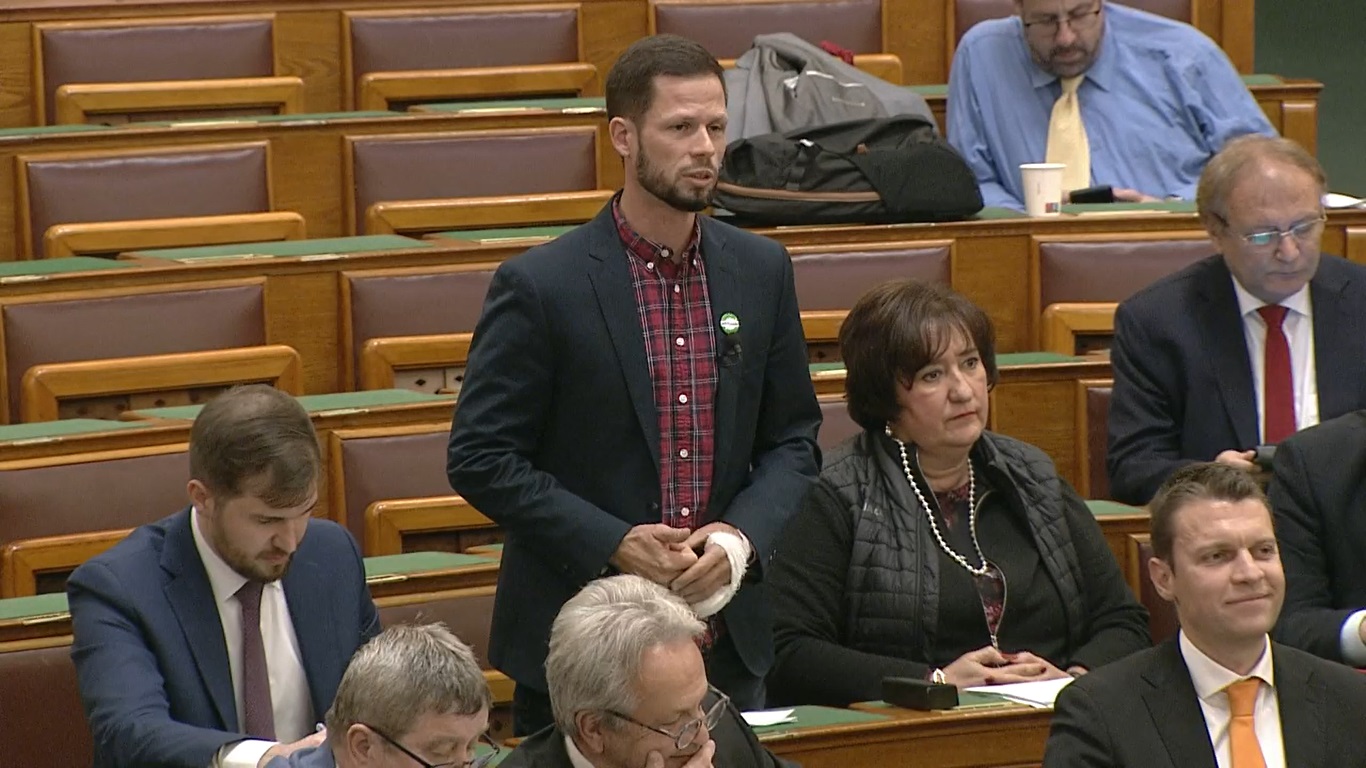 Tordai büszkén idézte: „Nem szól már a ruszkik haza, édes lett a Putyin...”