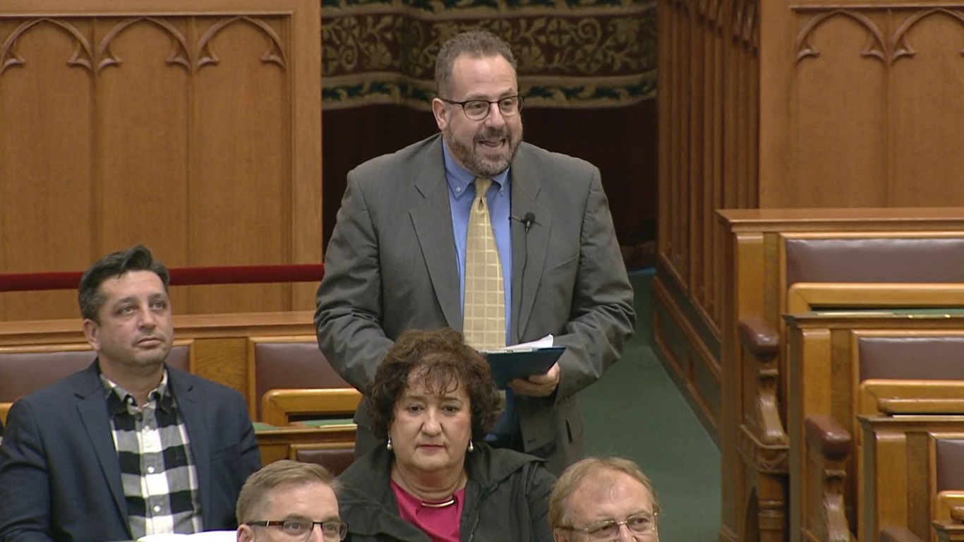 Vajda Zoltán: Sodródás van a szakadék felé