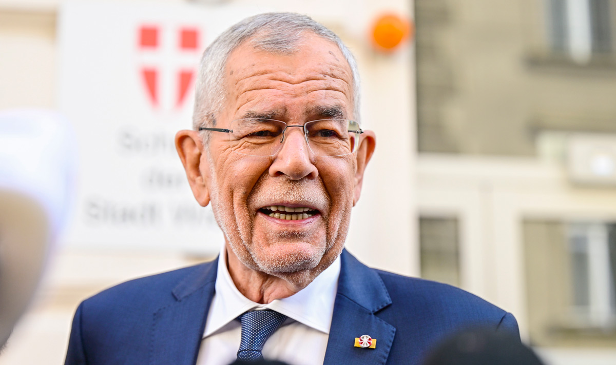 Az exit poll Van der Bellen újrázását jelzi előre