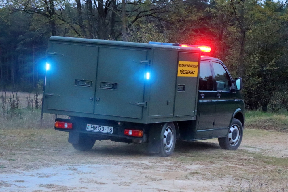 Csaknem kétszáz alkalommal riasztották a tűzszerészeket októberben