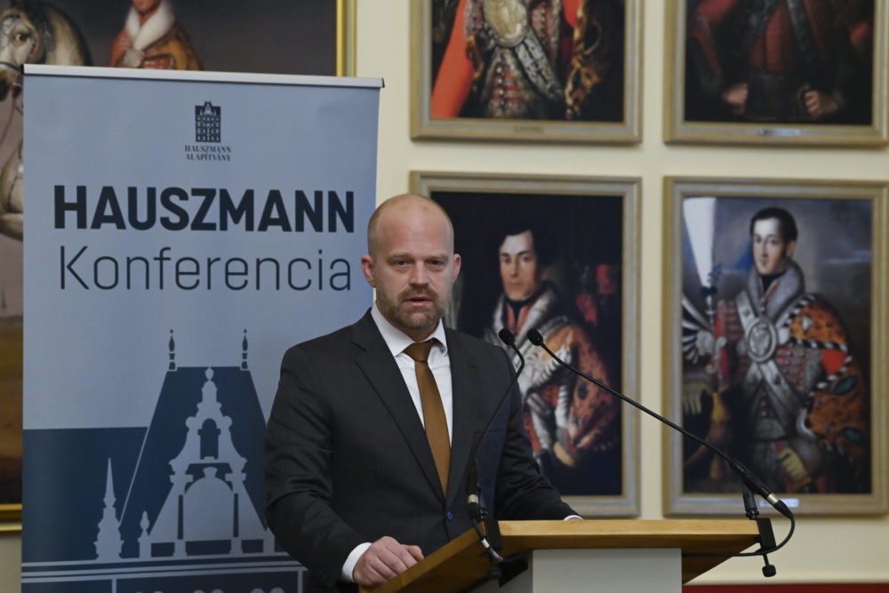 Szépmíves szakmák képzését tervezi a Hauszmann Alapítvány