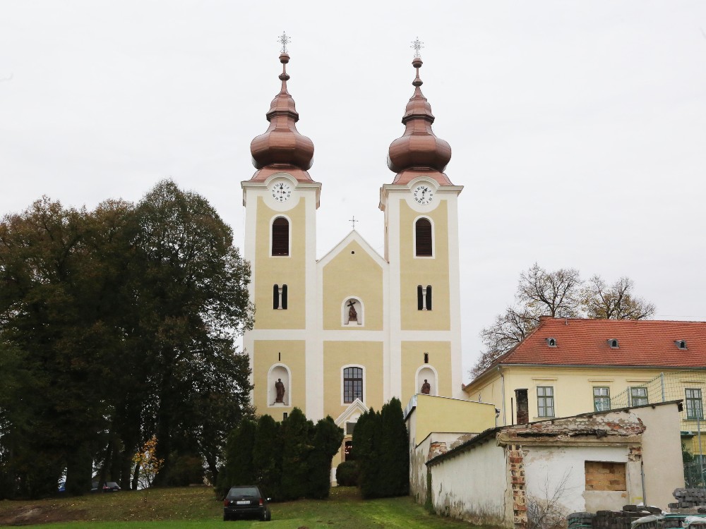 Felújított templomot szenteltek fel Nagykapornakon