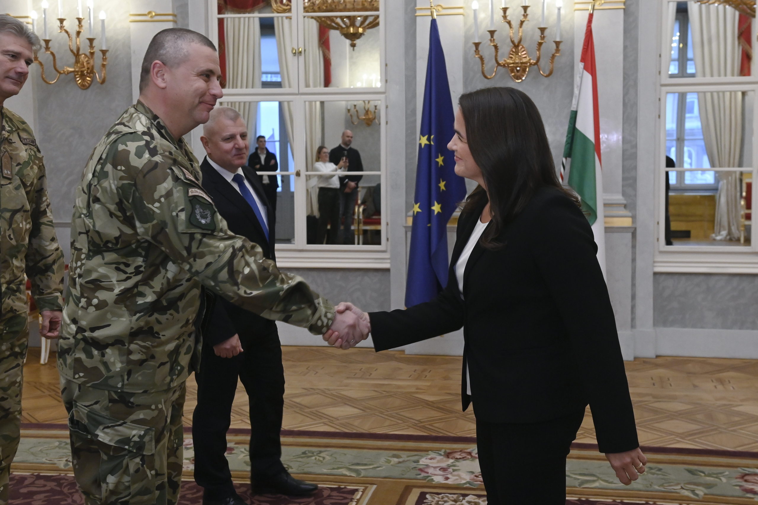 A Magyar Honvédség parancsnokával folytatott megbeszélést az államfő