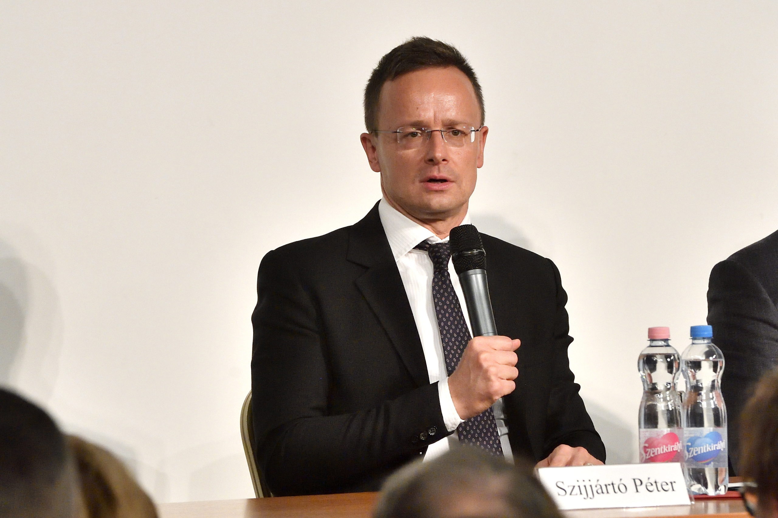 Szijjártó Péter: a kormánynak szüksége lesz a támogatásra