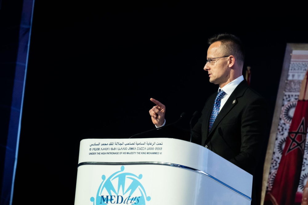 Globális veszélyt jelent, ha nem kerekedik felül a józan ész a világpolitikában