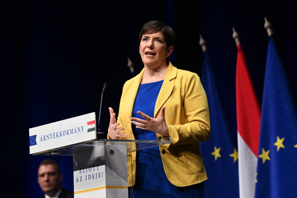 Dobrev Klára menekül a Bajnai-féle Datadat-botrány elől