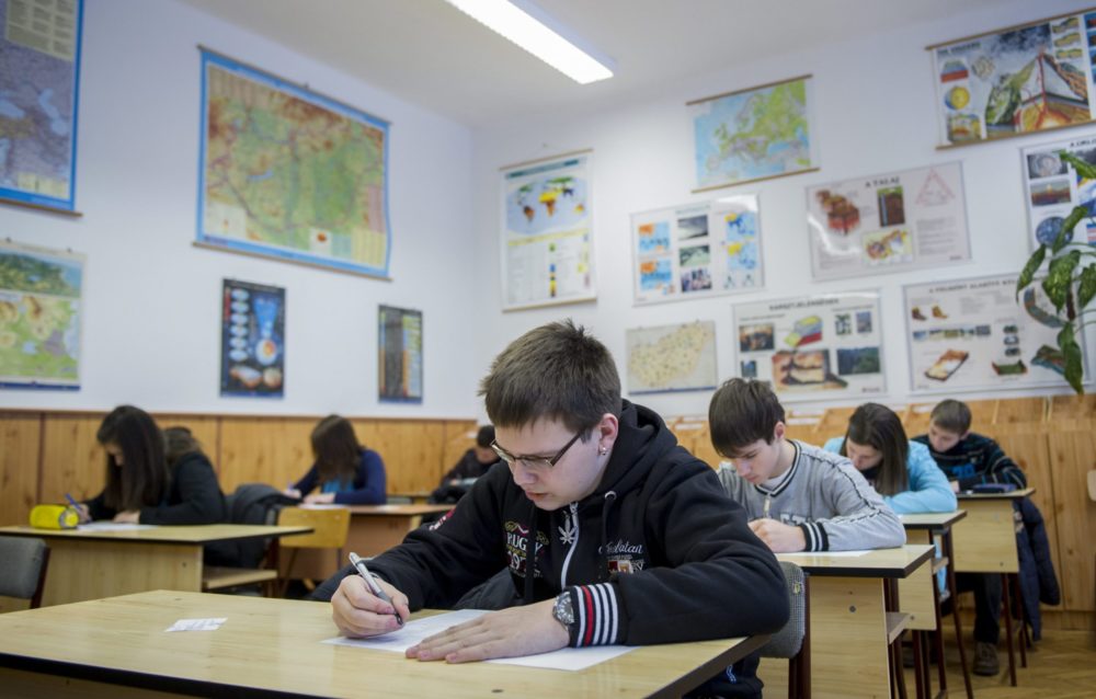 Péntekig lehet jelentkezni a középfokú felvételi központi írásbeli vizsgájára