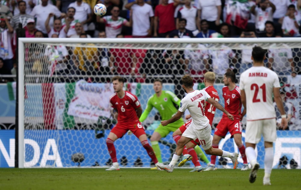 Irán a hajrában lőtt gólokkal győzte le Walest