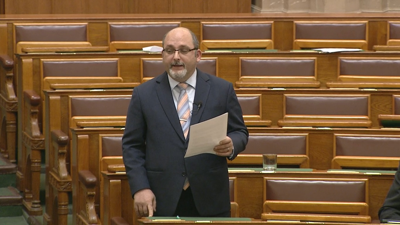 Csárdi Antal nem értette, Rétvári Bence elmagyarázta neki