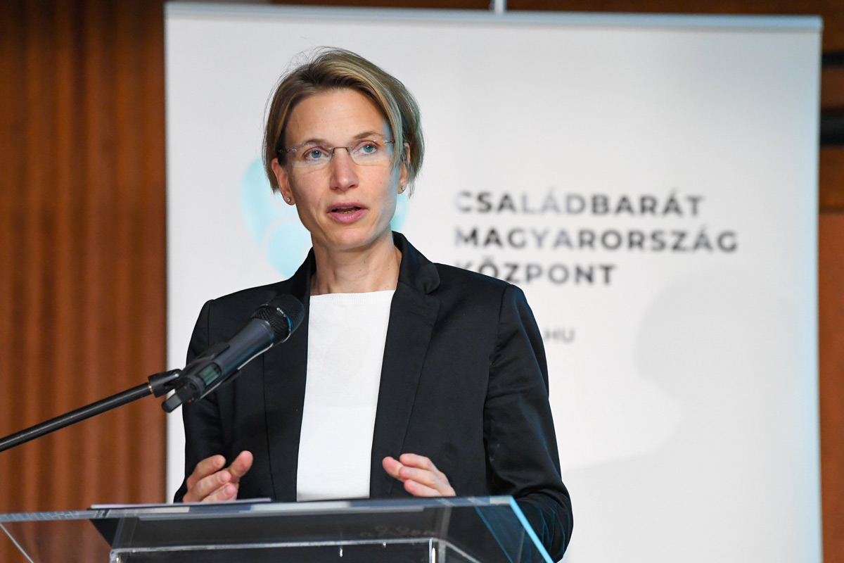 Egyre fiatalabb korban válnak örökbefogadhatóvá a gyerekek