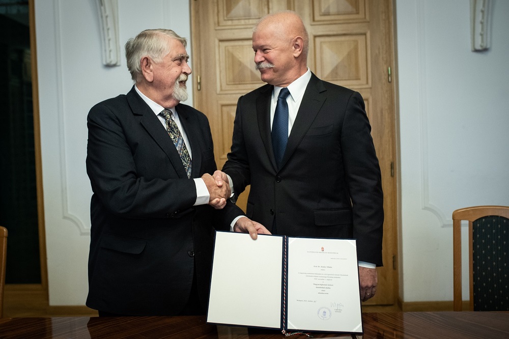A Magyarságkutató Intézet tiszteletbeli elnöke lett Kásler Miklós