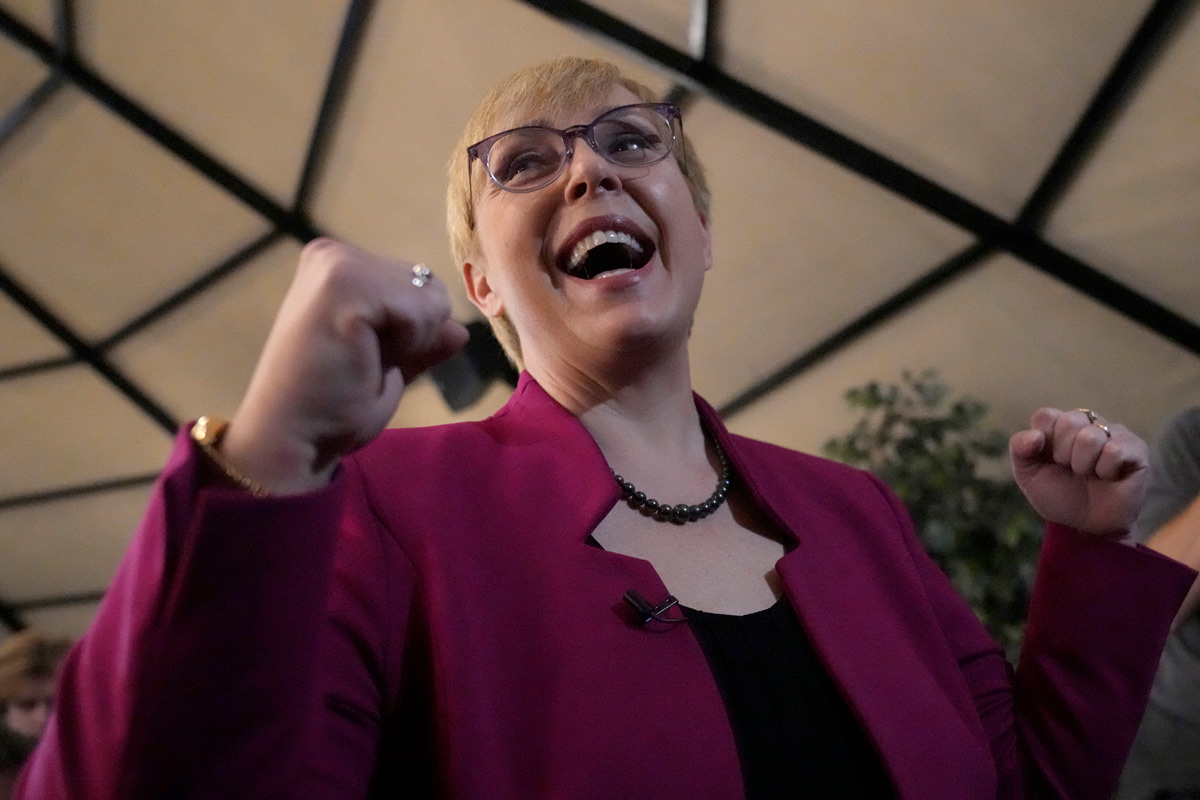 Letette hivatali esküjét Szlovénia első női államfője