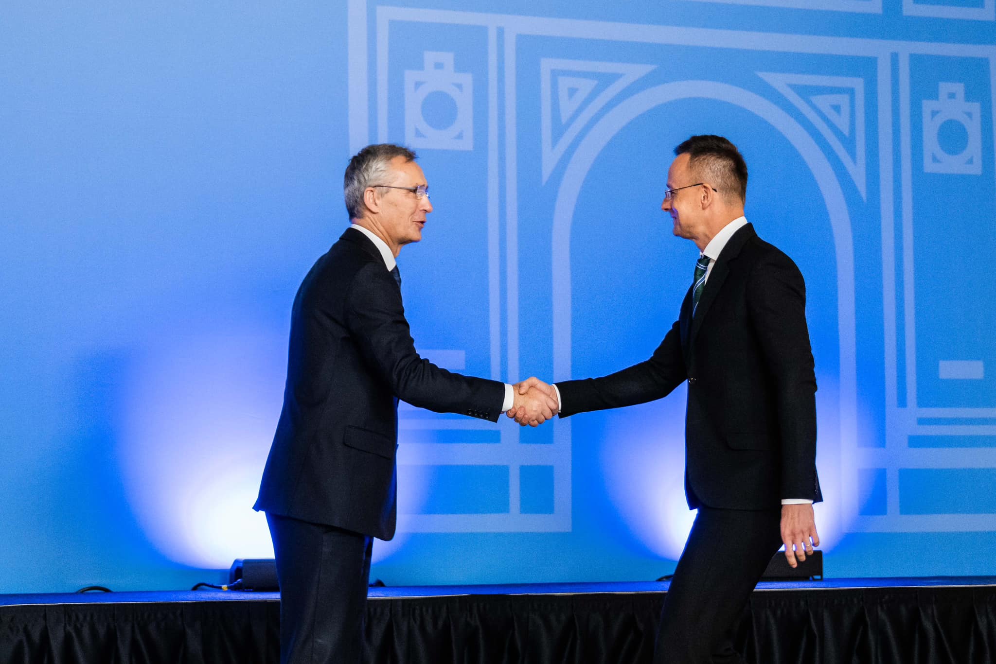 Mindent meg kell tenni a NATO–orosz konfliktus elkerülése érdekében