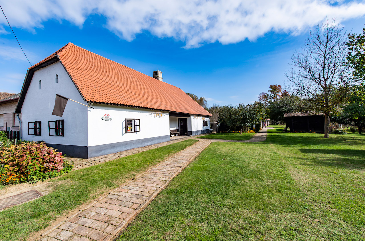 A tisztaszobától a Budimúzeumig