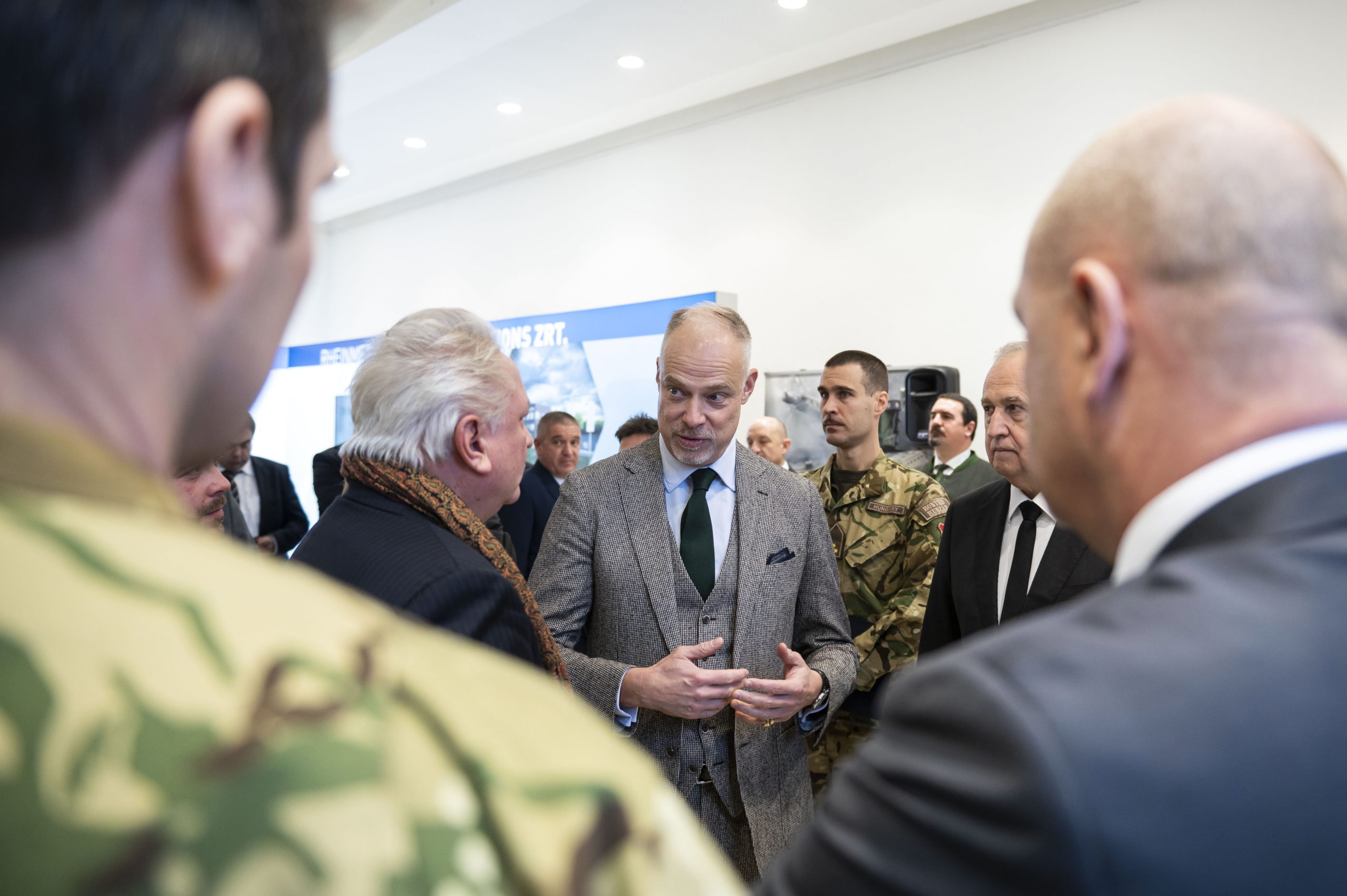 „Magyarország bátor, innovatív és high-tech hadsereget épít”