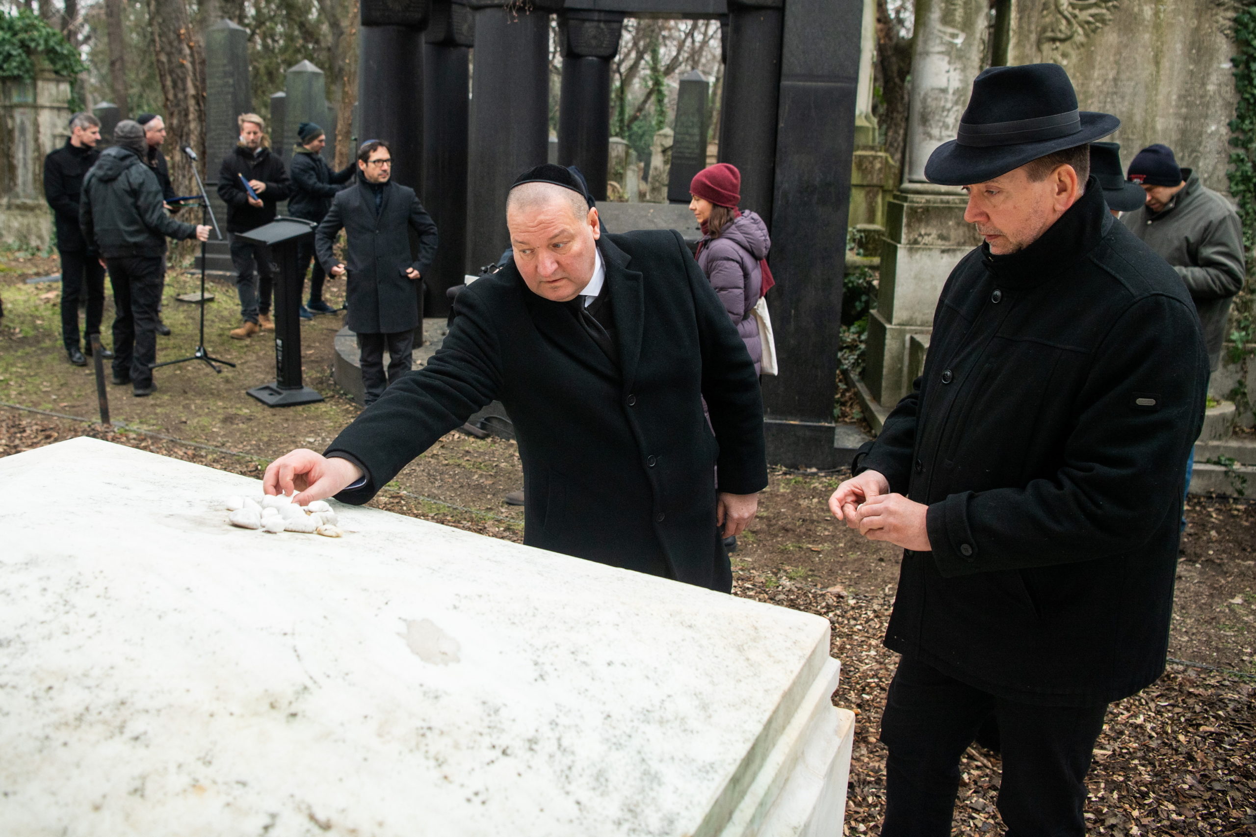 Weiss Manfrédra emlékeztek a Salgótarjáni utcai zsidó temetőben