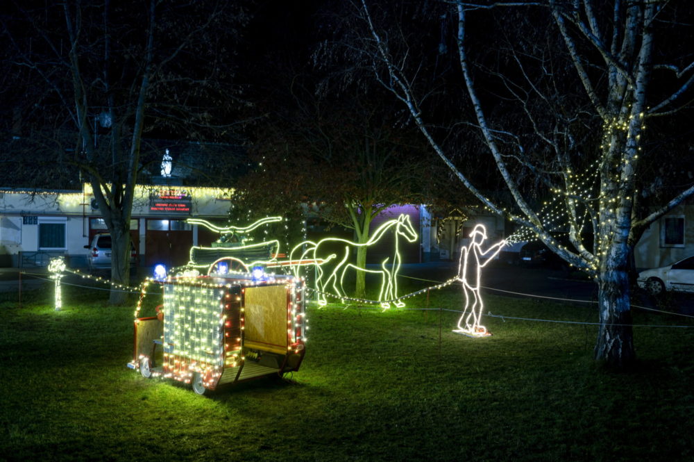 A jászárokszállási tűzoltóság karácsonyi díszkivilágítása