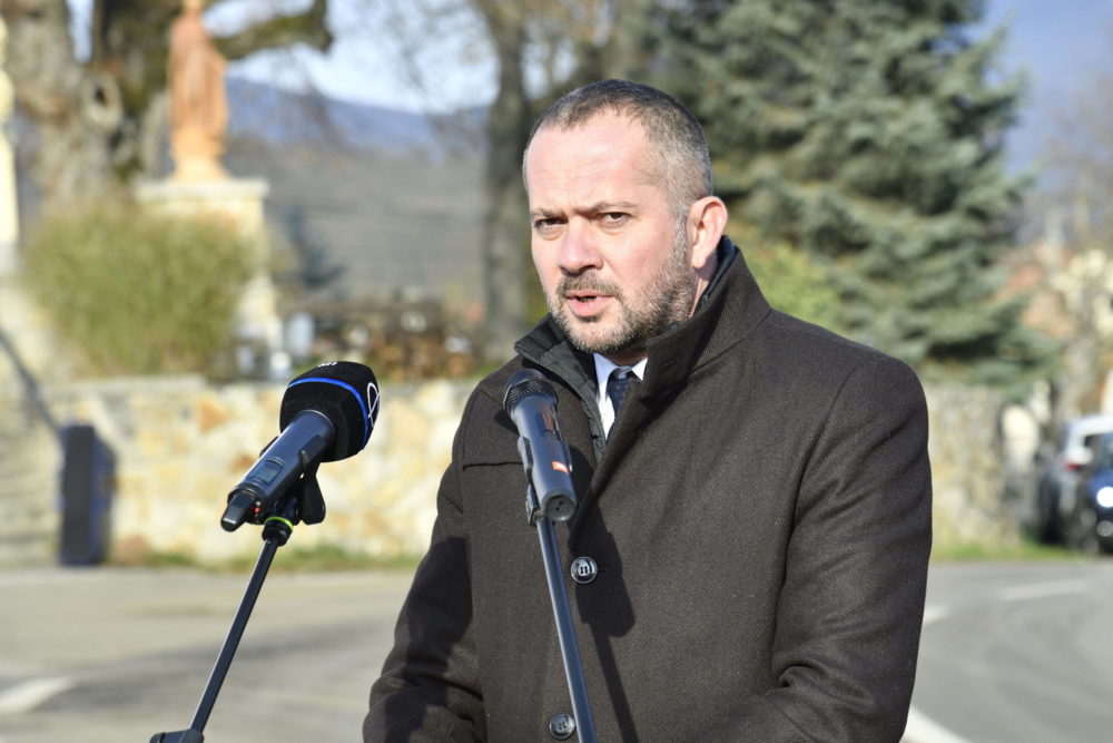 Gyopáros Alpár: továbbra is támogatjuk a magyar falvakat