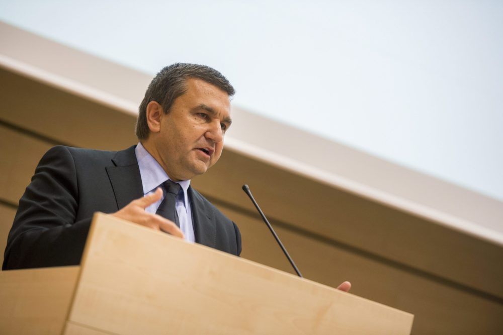 Czomba Sándor: a kormány tovább támogatja a foglalkoztatást