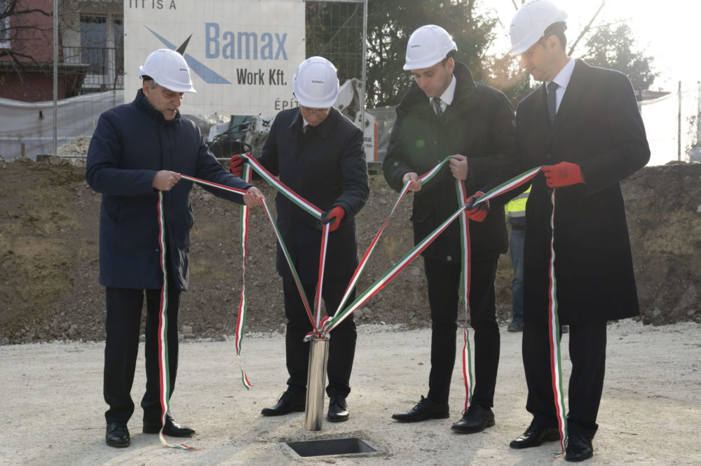 Letették a II. kerületi Baár-Madas református iskola új tornatermének alapkövét