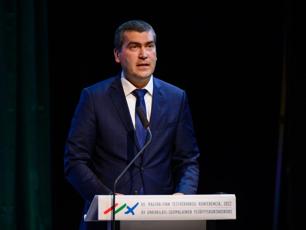 A kormány minden önkormányzattal nyitott az együttműködésre