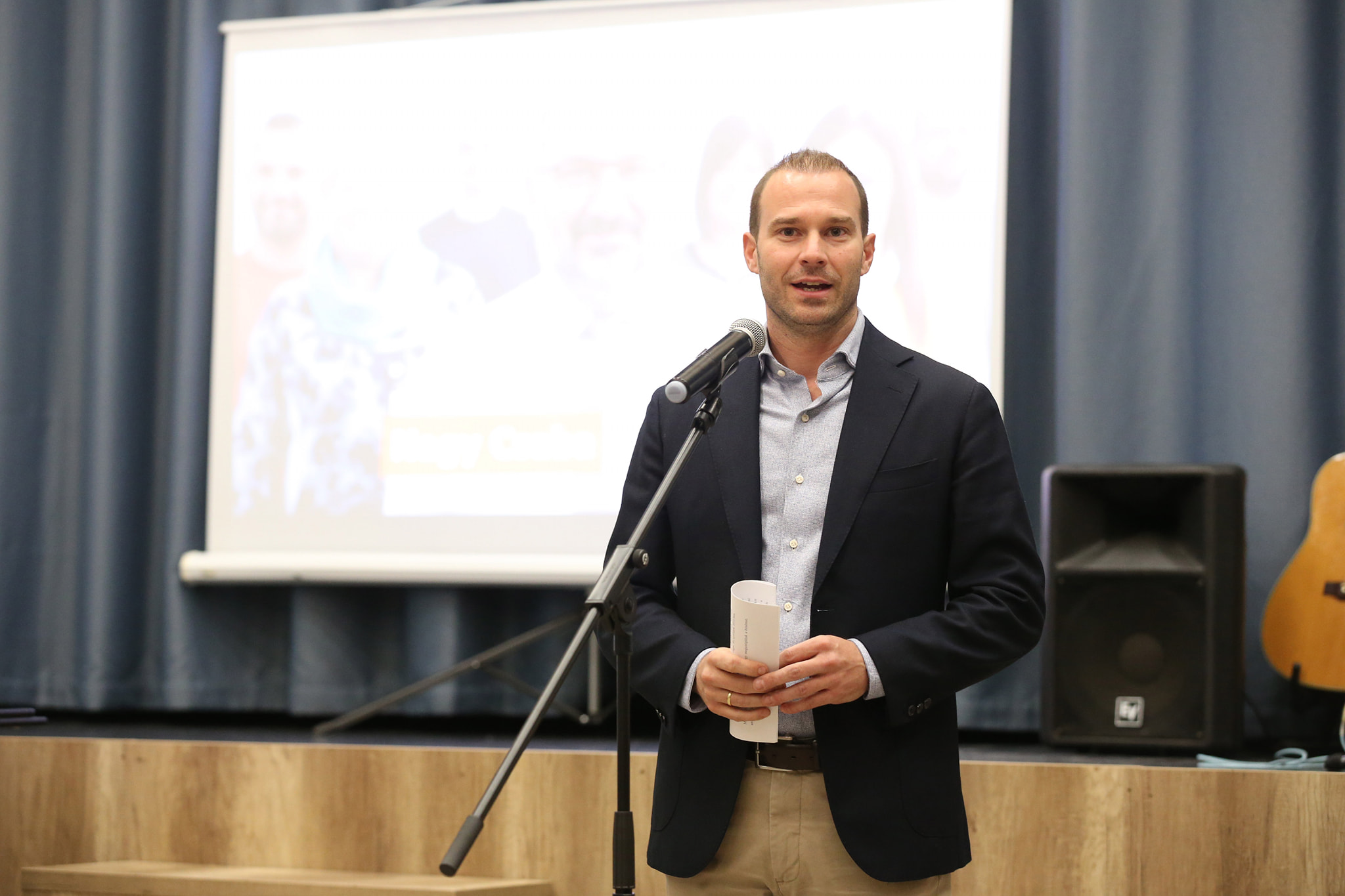 A magyar baloldal továbbra is úgy táncol, ahogy Brüsszel fütyül