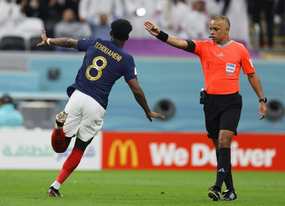 A játékvezetők viccének nevezik a bírót, aki a vb-döntőt vezetheti