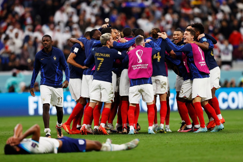 Az angolok búcsúztatásával négy között a franciák