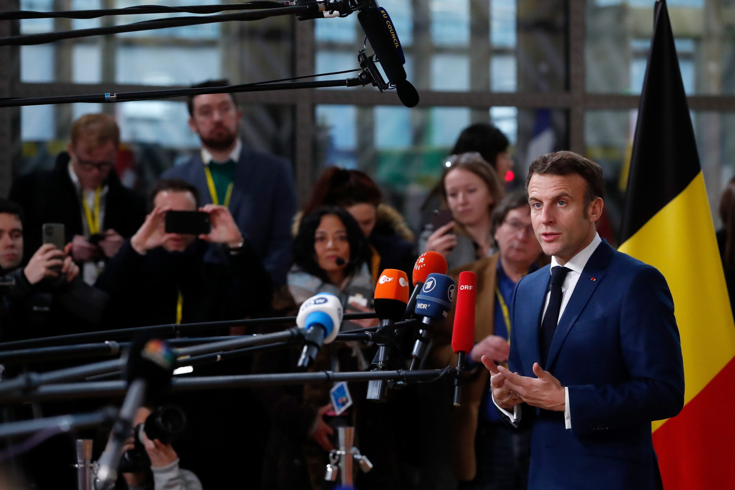 Macron: gyorsabb fellépésre van szükség