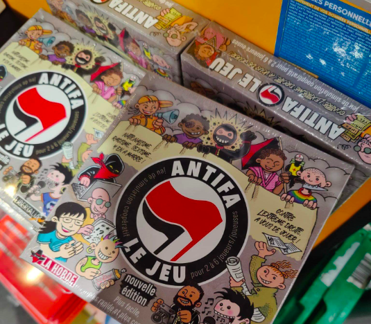 „Antifa” nevű társasjátékot árult a francia áruházlánc