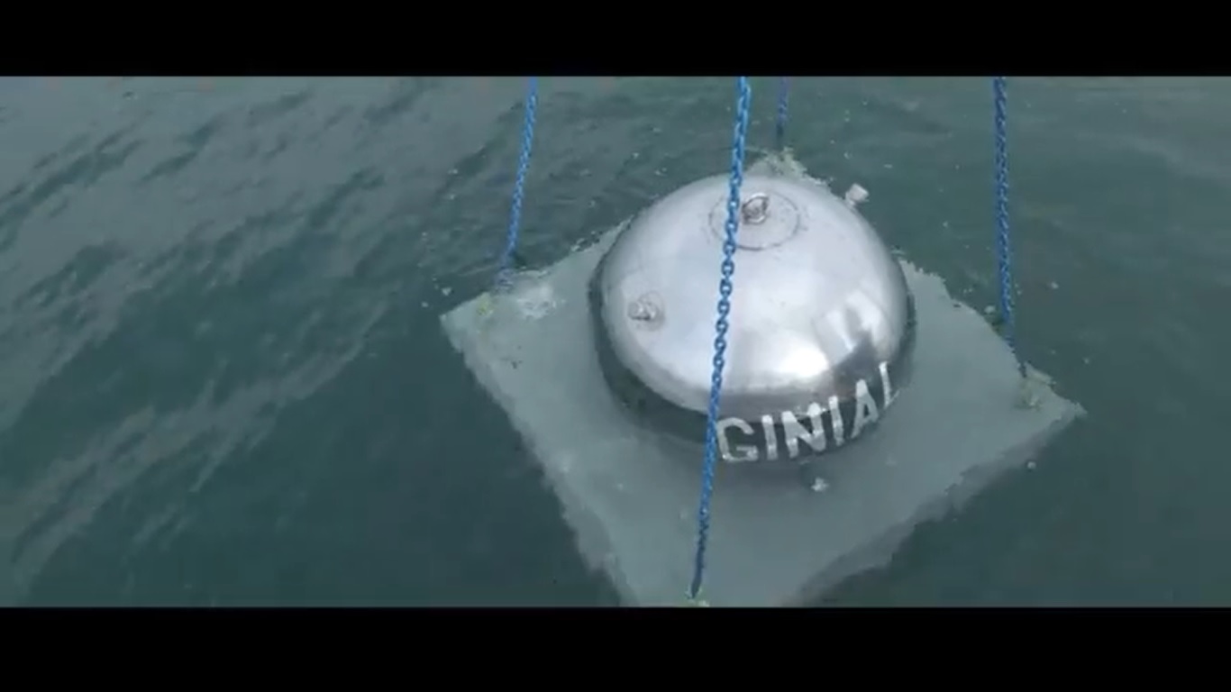 Több mint 200 liter gin tűnt el a Boden-tó fenekéről