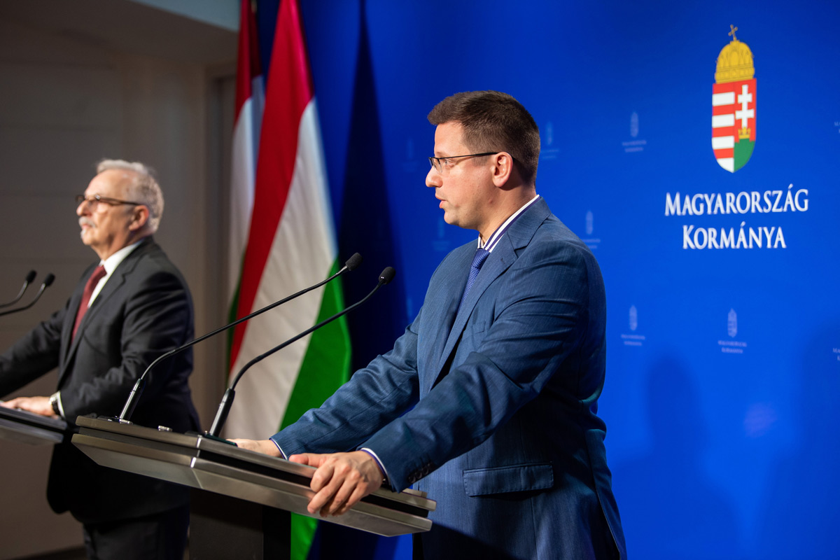 Gulyás Gergely: A szankciók miatt kell kivezetni az üzemanyagárstopot