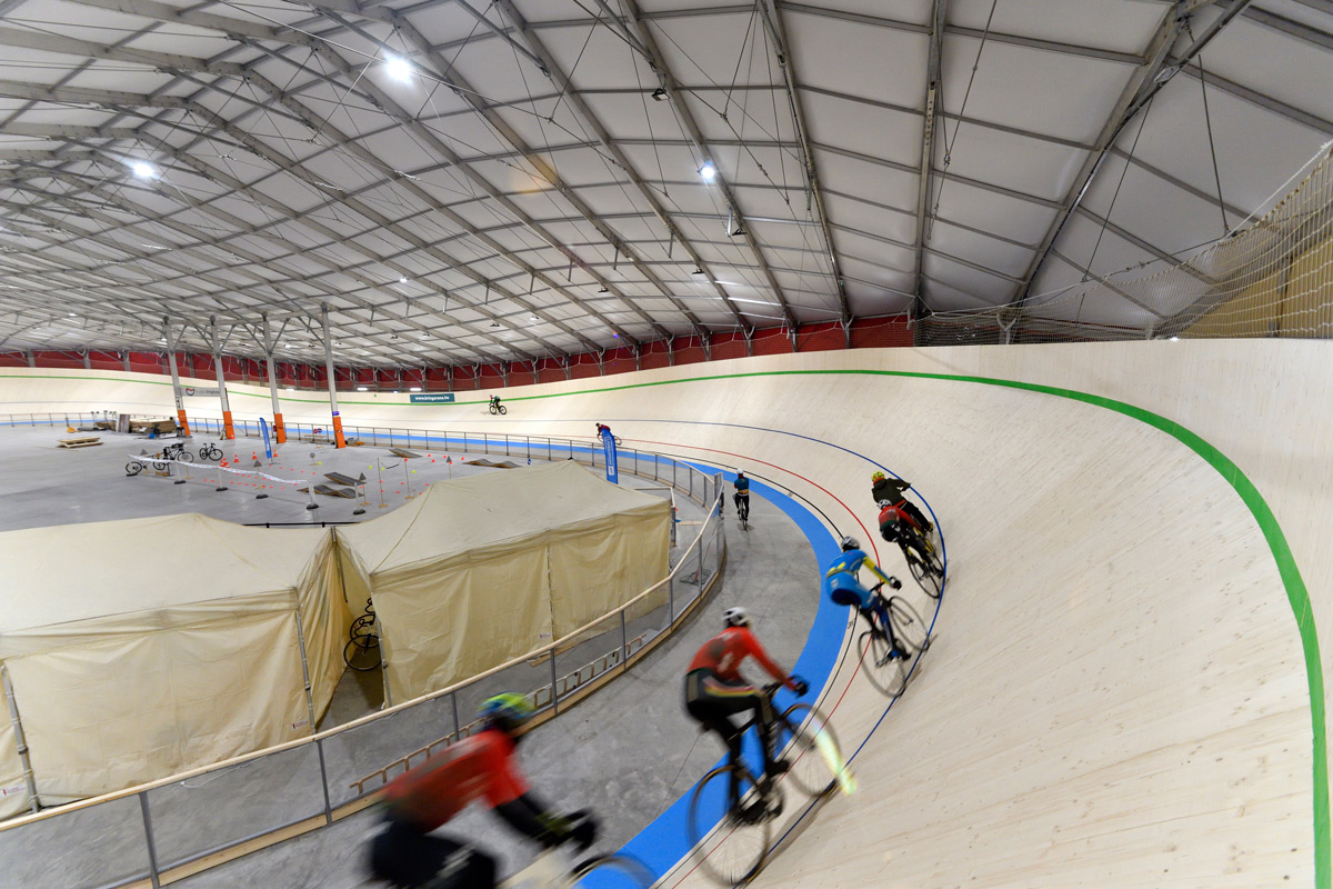 Hazánk első fedett, kerékpáros fapályája