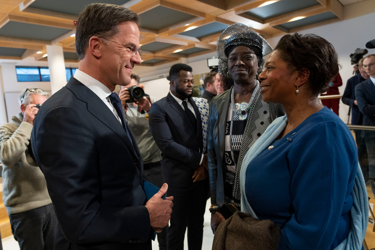 Mark Rutte bocsánatot kért Hollandia szerepéért