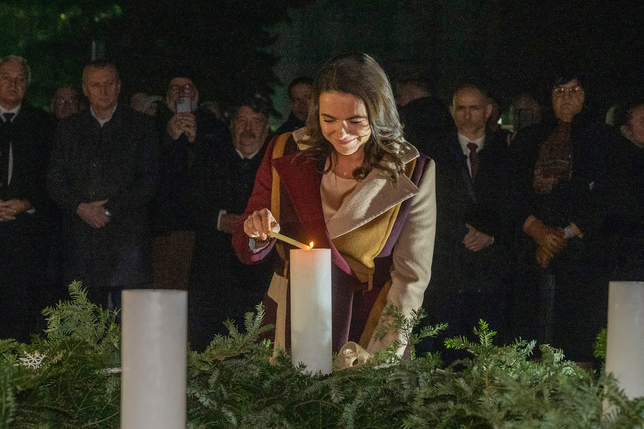 Megfogyva bár, de törve még nem