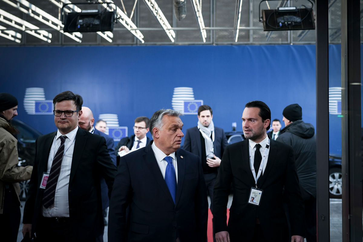 Orbán Viktor megkezdte brüsszeli tárgyalásait