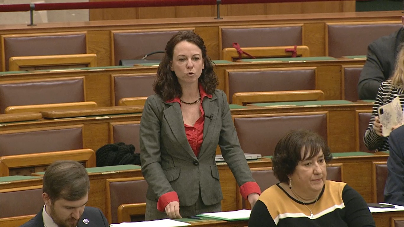 Navracsics Tibor az óbégató Szabó Tímeának: nagyon szellemesnek tetszik lenni