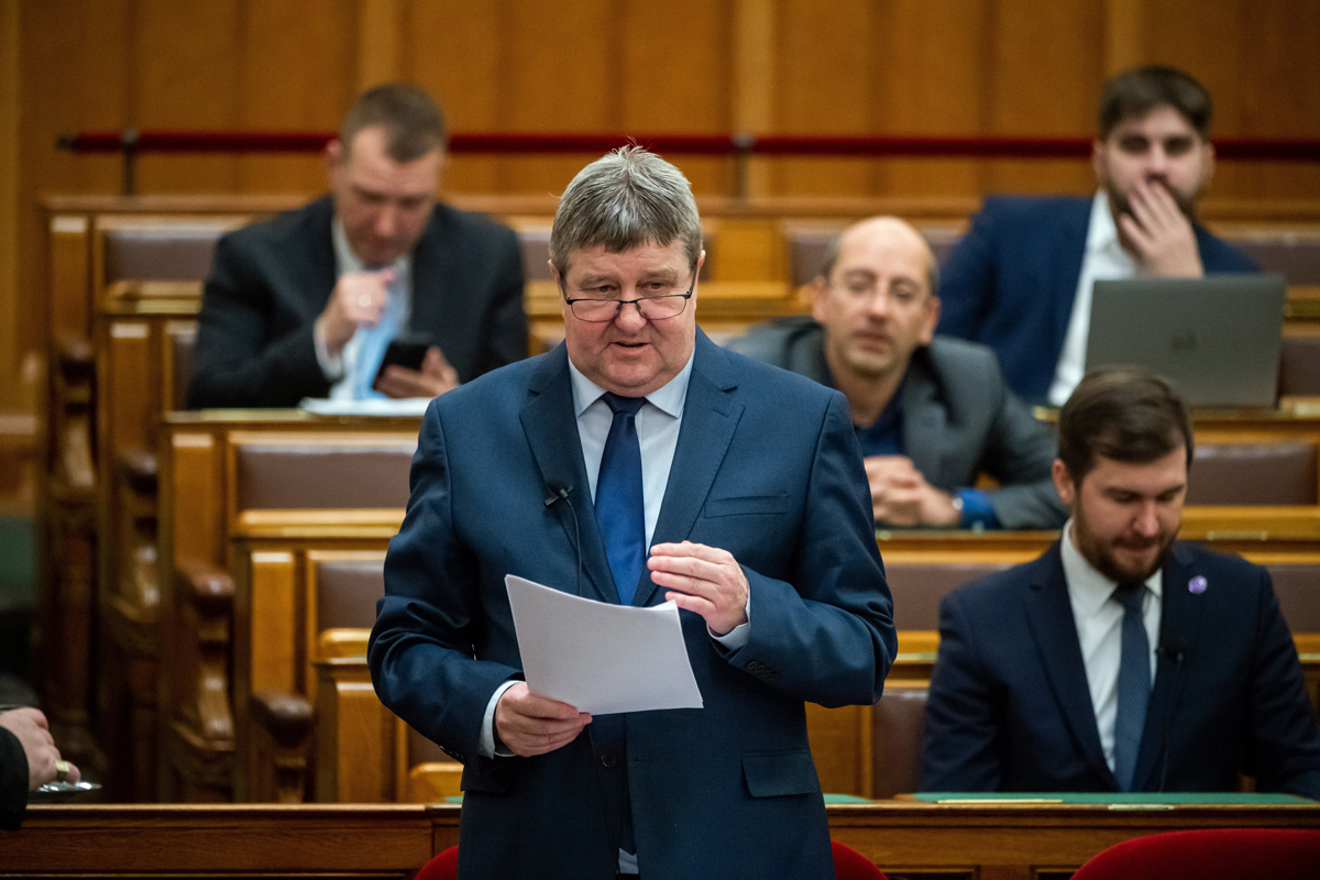 Tállai András: Az ellenzék nem képes önálló bírálatra