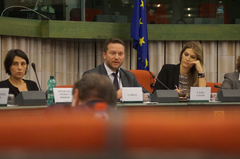 Ujhelyi István is jóban volt a korrupciós botrány főszereplőjével