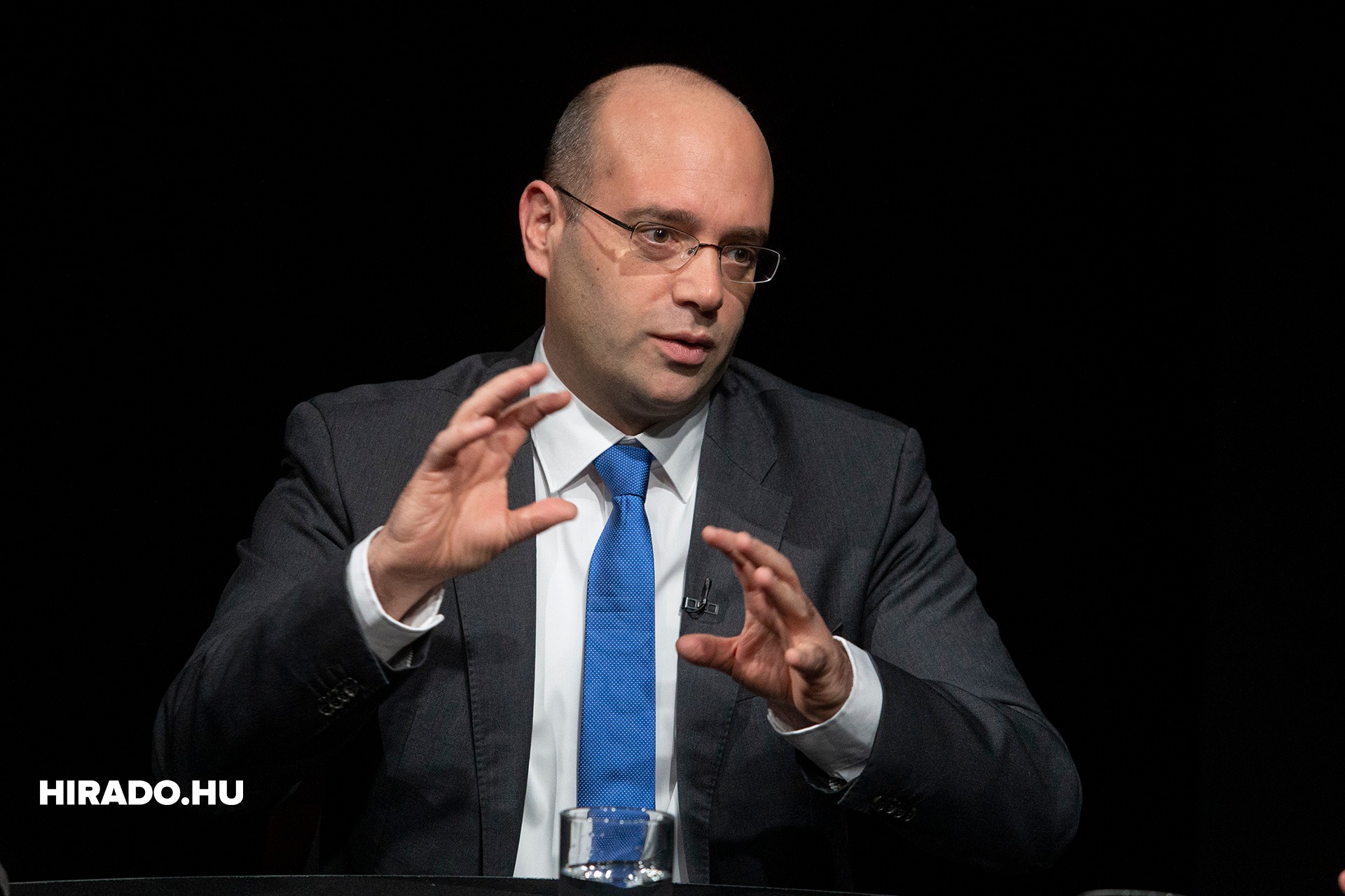 A magyarok többsége elutasítja Ukrajna jövőbeli finanszírozásának mindhárom EB-tervét