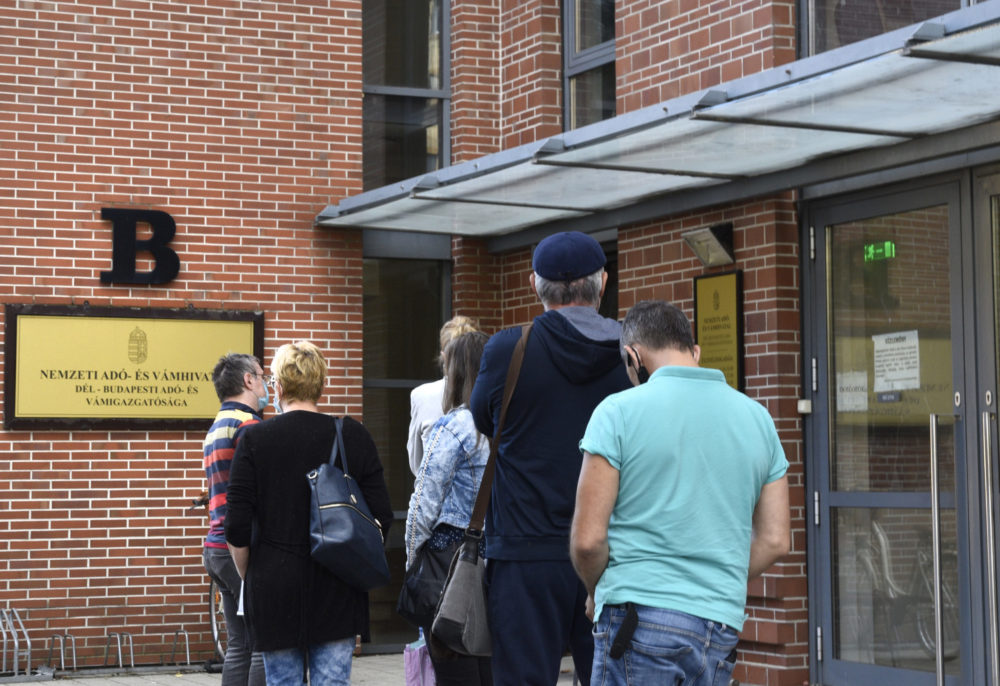 A NAV felméri az adózók véleményét az online ügyintézésről