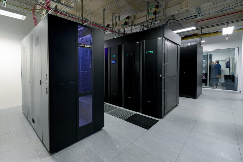 Átadták Magyarország legerősebb szuperszámítógépét Debrecenben