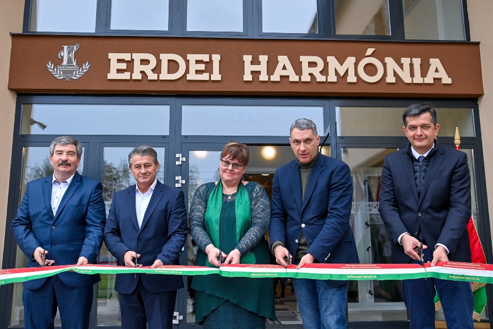 Átadták az Erdei Harmónia látogatóközpontot